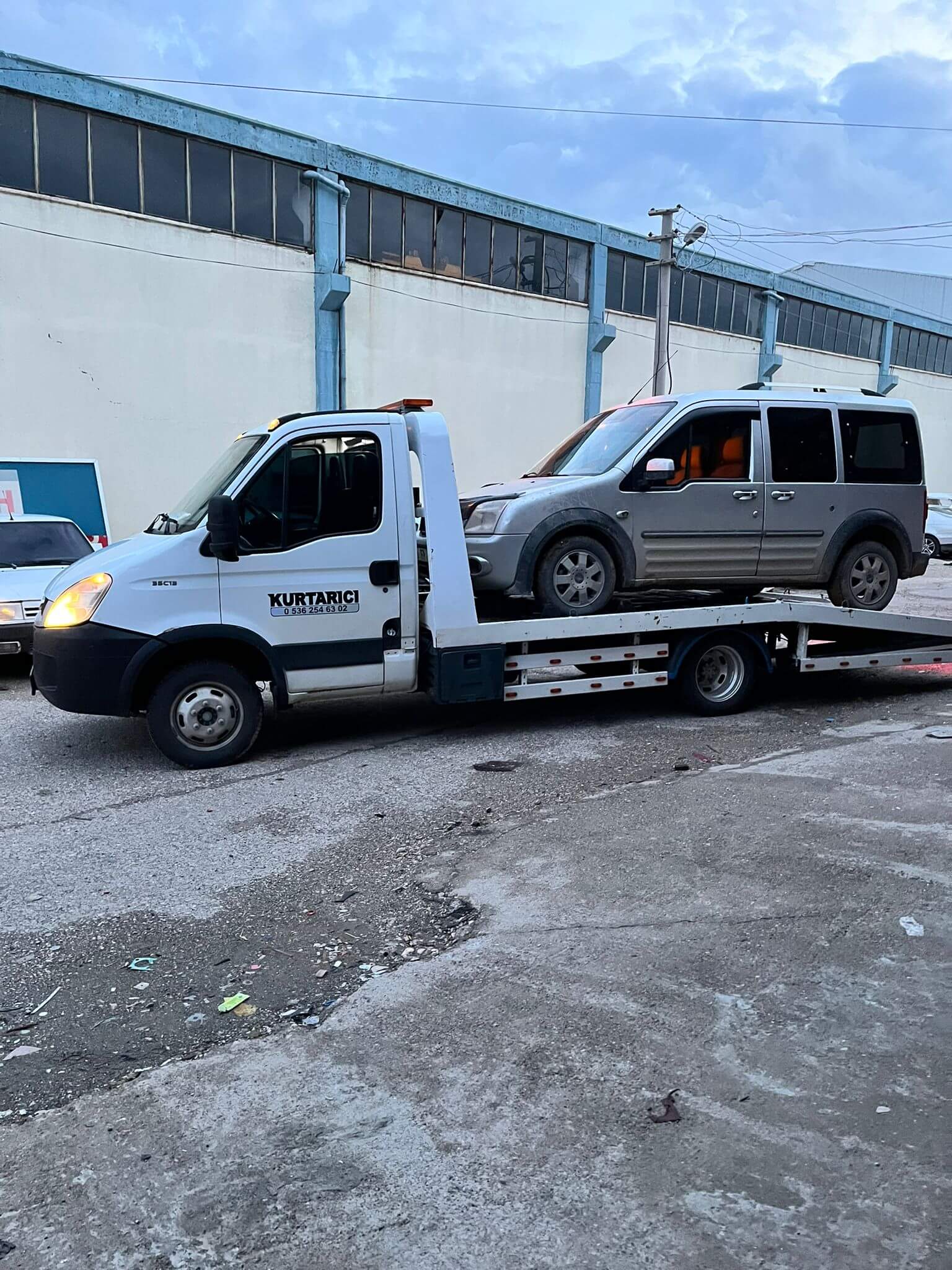 Mavi 02 Oto Çekici Aracı